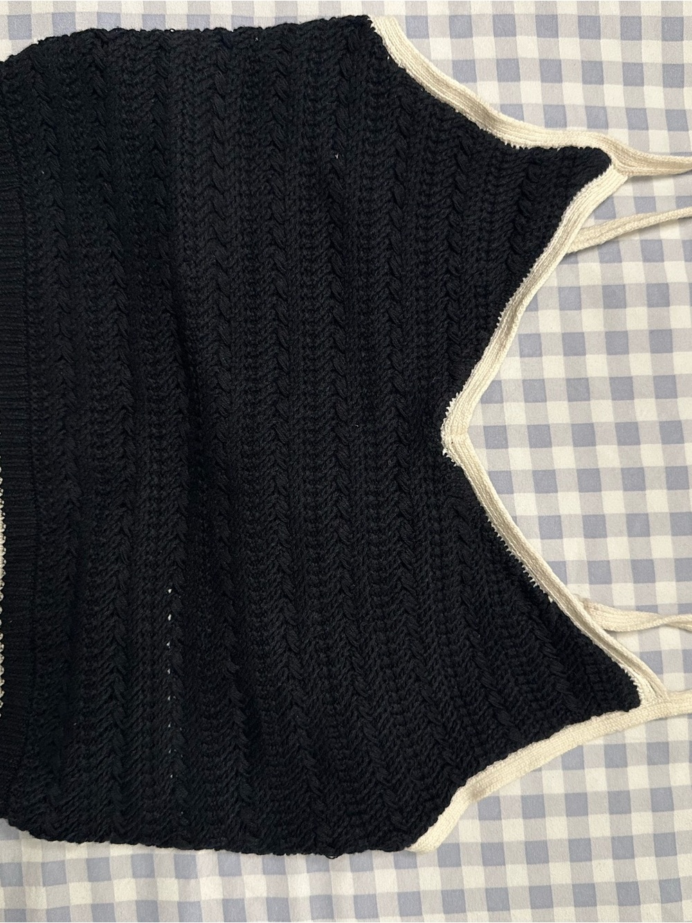 Abercrombie & Fitch Black Cable-Knit Off-Shoulder Sweater with Cream Trim